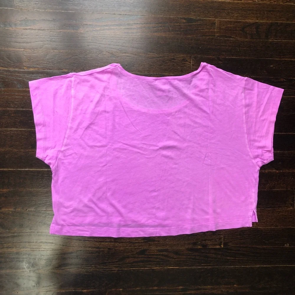 Like New VS Pink Loose Fit Crop Top - Picture 3 of 4